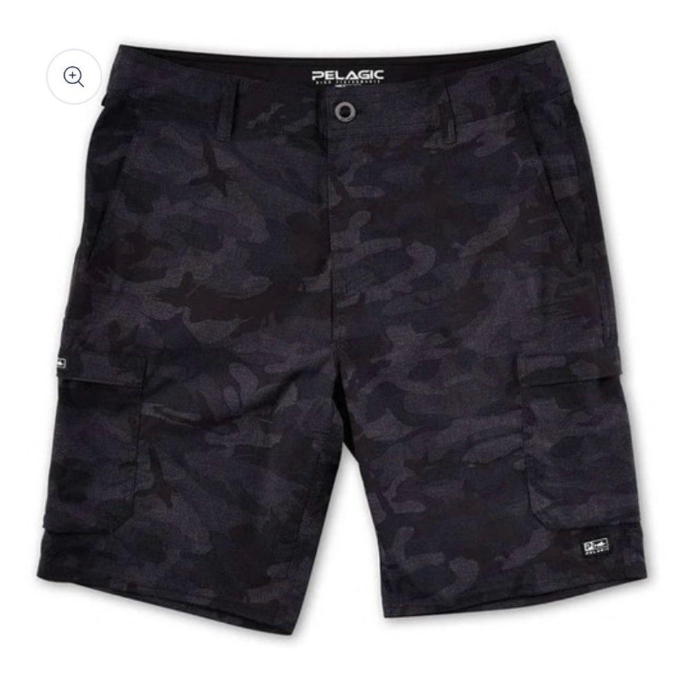 Pelagic Men's Dark Camo Cargo Shorts Size 38 - Picture 3 of 3